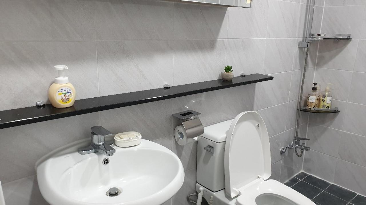 Hongdae Zoe Three House Apartment Seoul