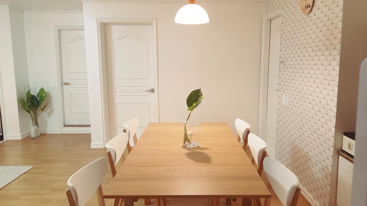 Apartment Hongdae Zoe Three House